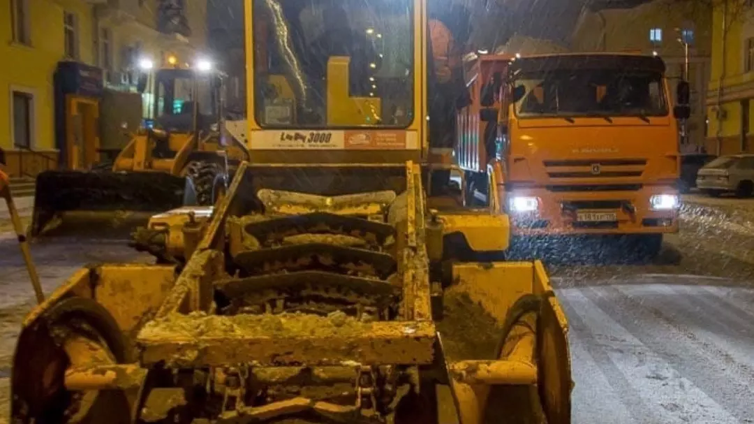 Автомобилистов Нижнего Тагила предупреждают об уборке снега в центре города