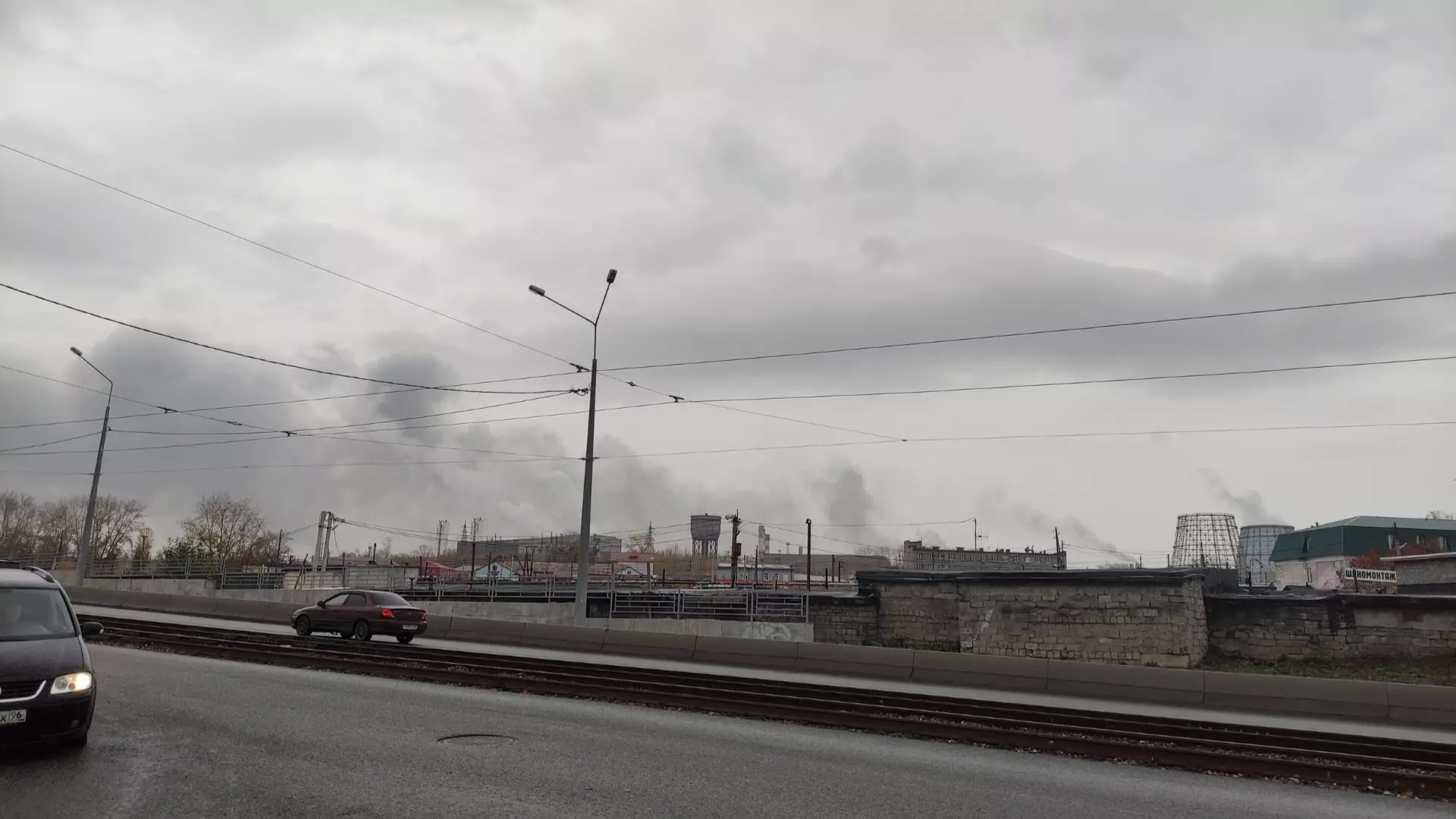 Этилбензол и сероводород превысили норму в воздухе Тагила после пожара на ЕВРАЗ НТМК