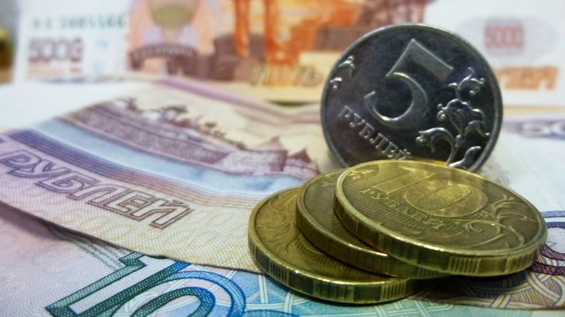 Российская власть пообещала сдержать рост курса рубля