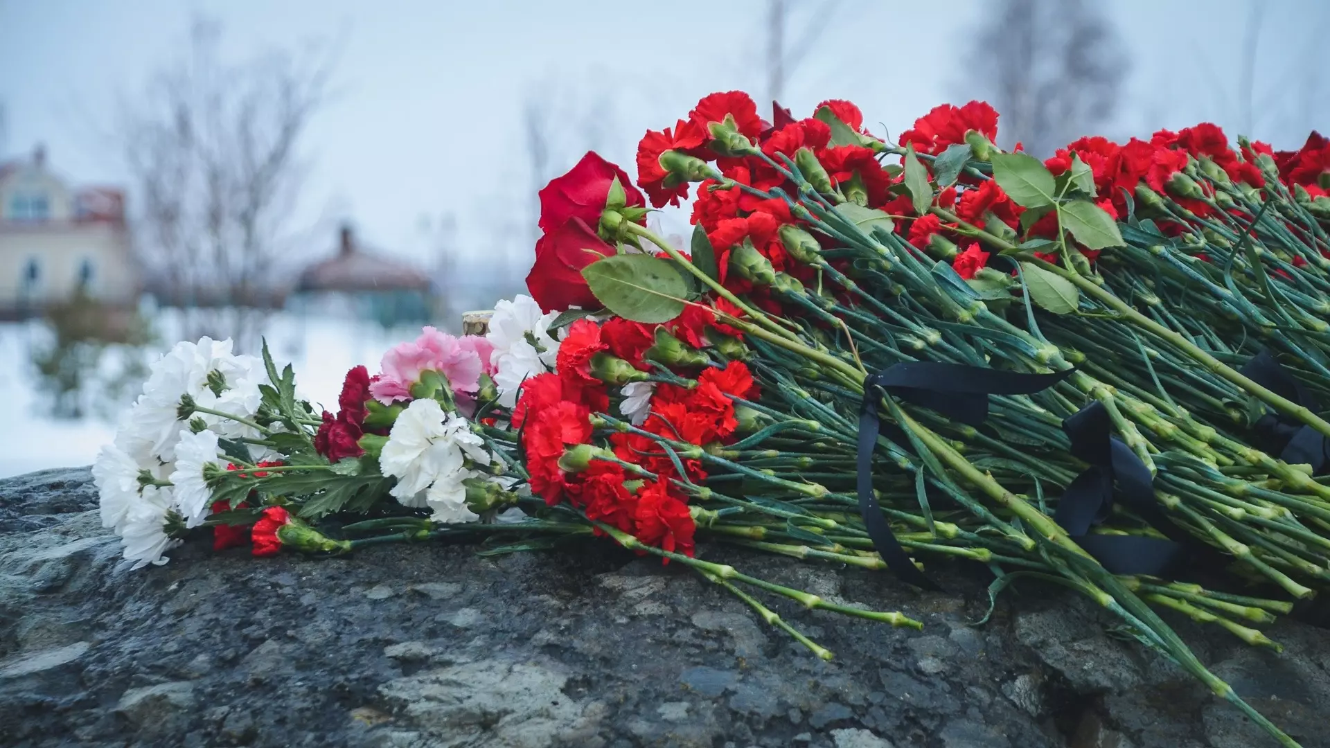 В Карпинске простились с погибшим на СВО мотострелком