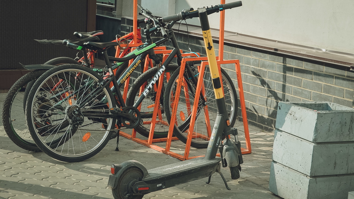 Инспекторы ГИБДД обучат екатеринбуржцев езде на самокатах и велосипедах