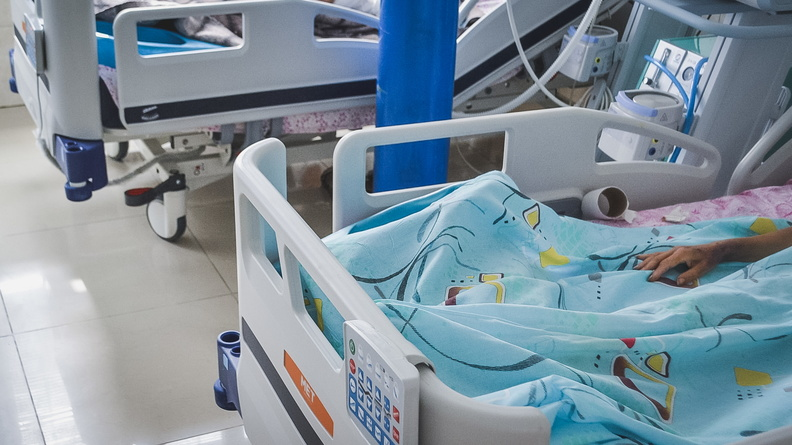 «Вещи воняли гноем и кровью»: свердловчанка винит персонал больницы в смерти бабушки