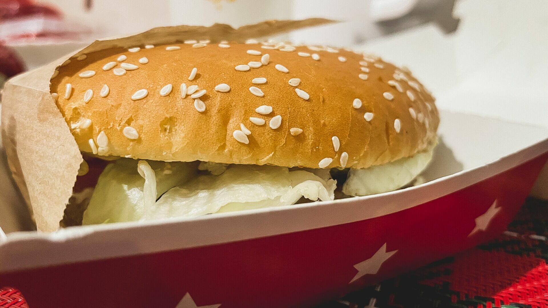 Посетитель напал на сотрудников кафе Burger King в Екатеринбурге