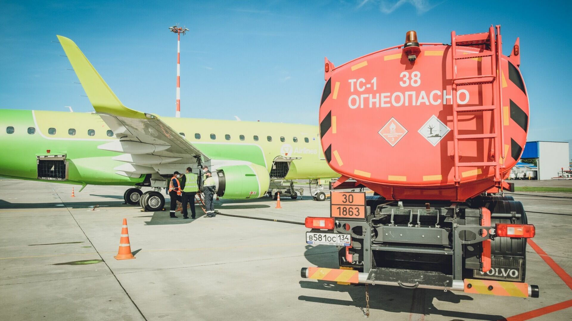 В аэропорту Кольцово «загорелся» самолет со 120 жителями Екатеринбурга
