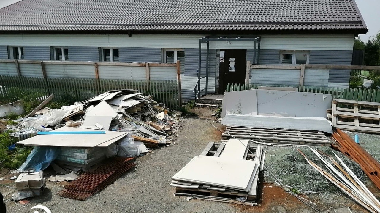 Жители поселка Первомайский под Тагилом пожаловались на затянутый ремонт в больнице