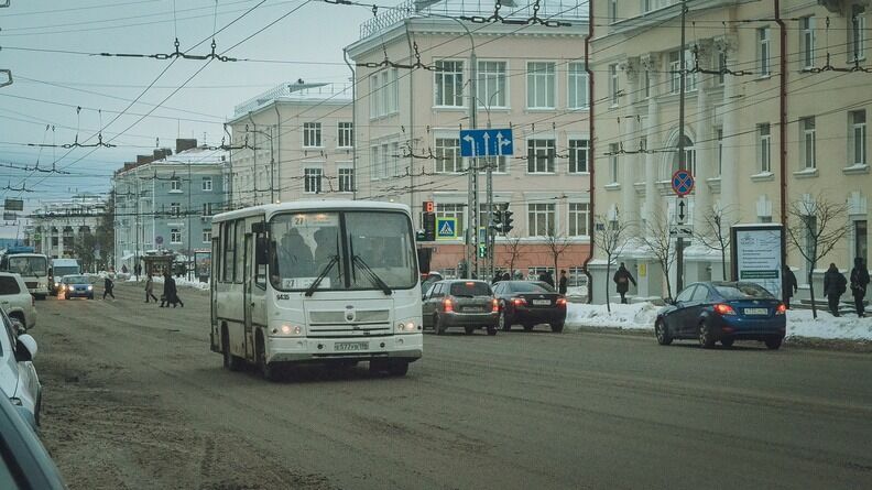 Екатеринбургским водителям и кондукторам поднимут зарплату