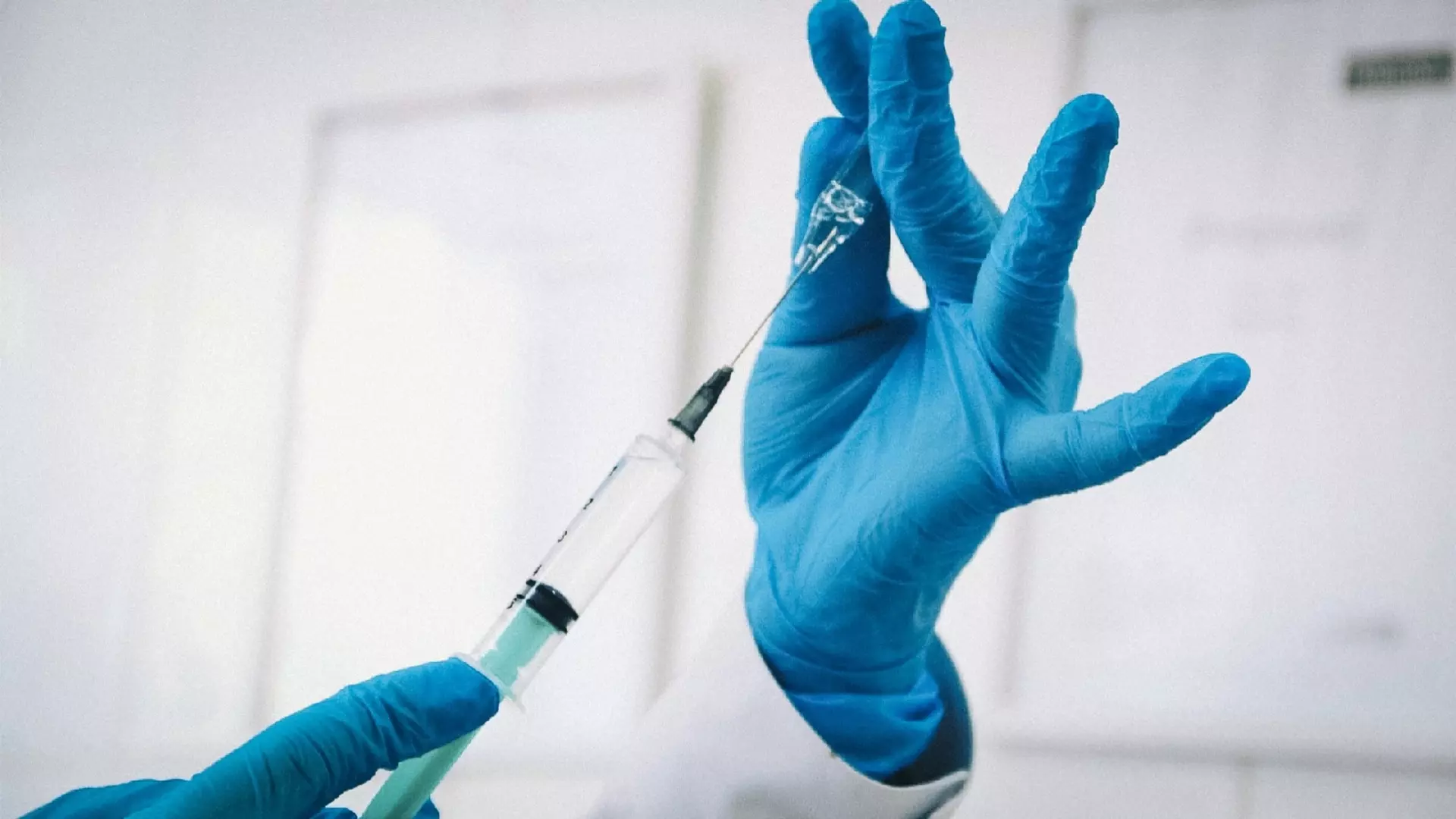 Более 50 тысяч доз вакцины от кори и краснухи поступило в Свердловскую область