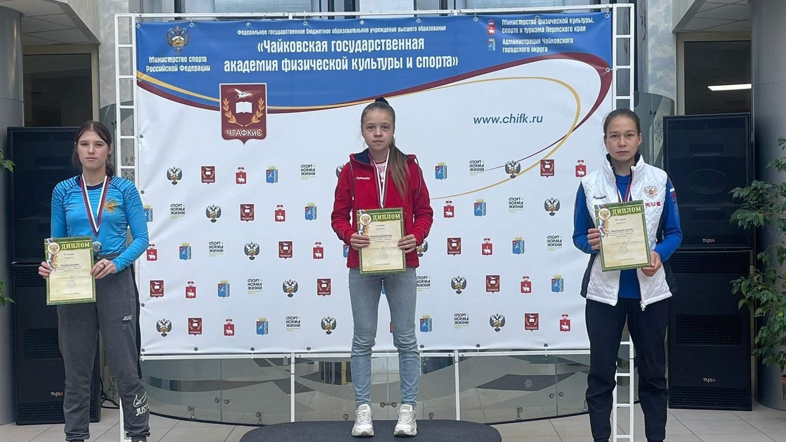 Летающая лыжница из Нижнего Тагила получила три золотые медали на Кубке России