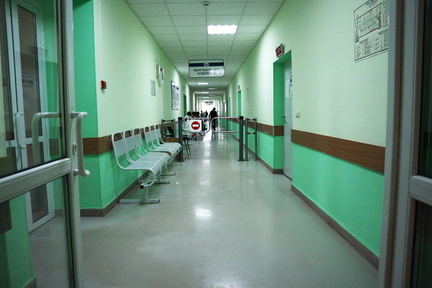 «Фекалии начали на пол литься»: в больнице Волгограда малыш оказался заперт в палате