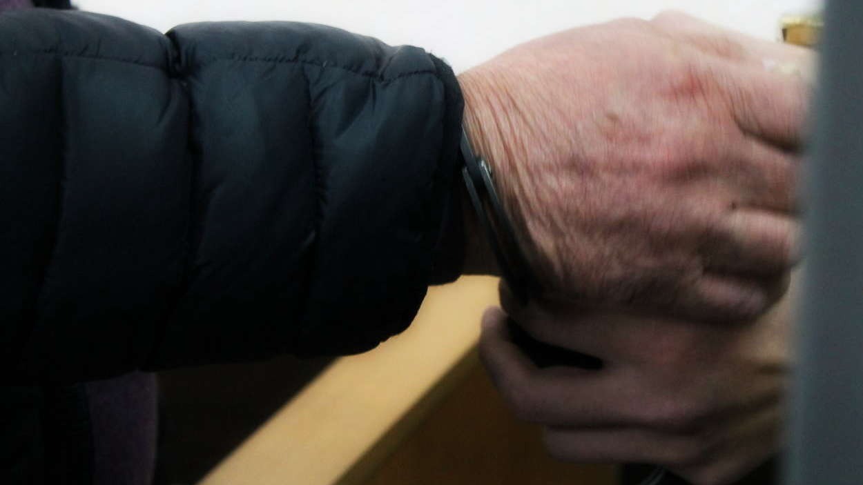 Три года тюрьмы получил житель Екатеринбурга за кражи телефонов из карманов