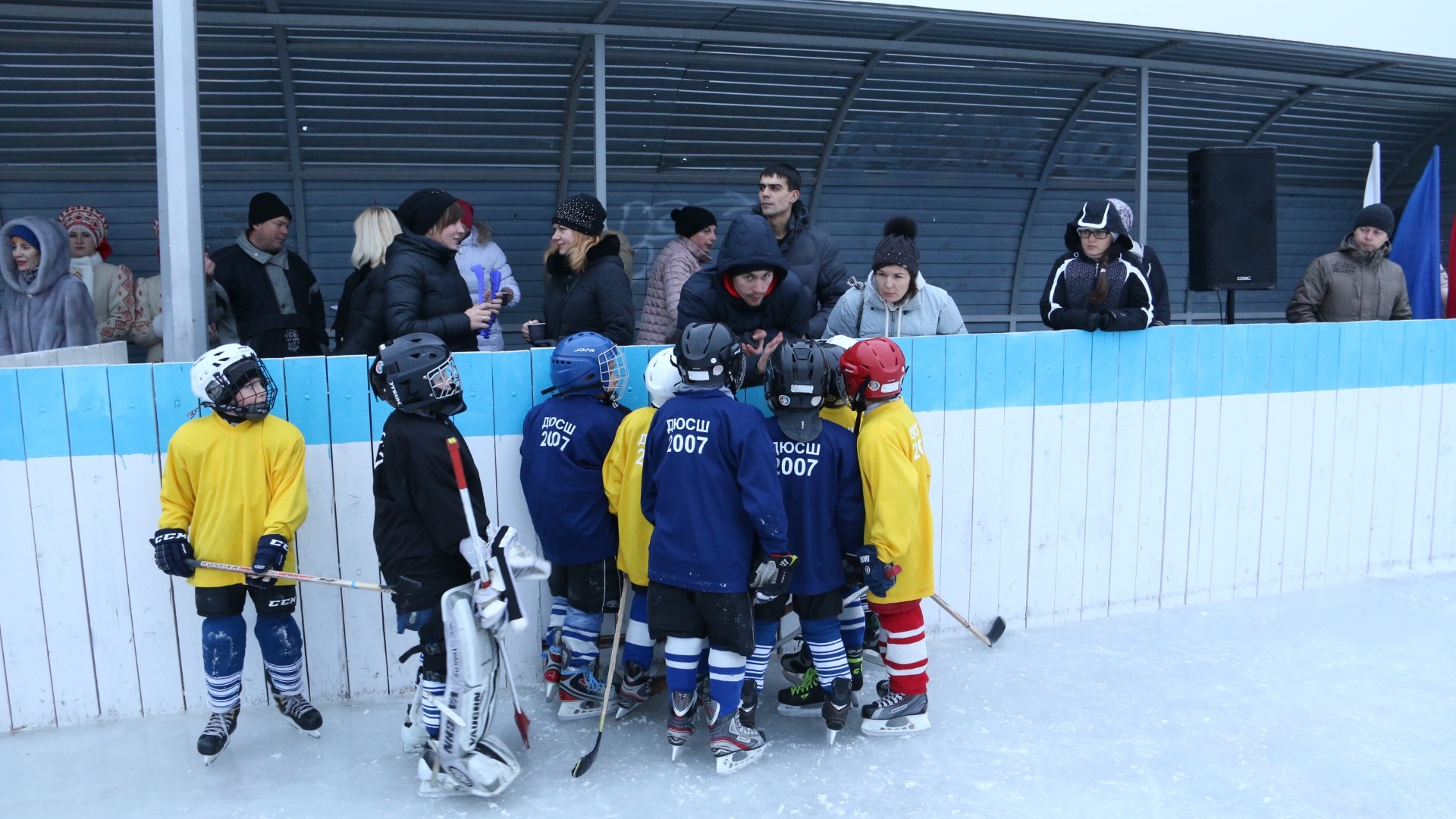 Строительство нового хоккейного корта в поселке Горноуральский подешевело на 20%