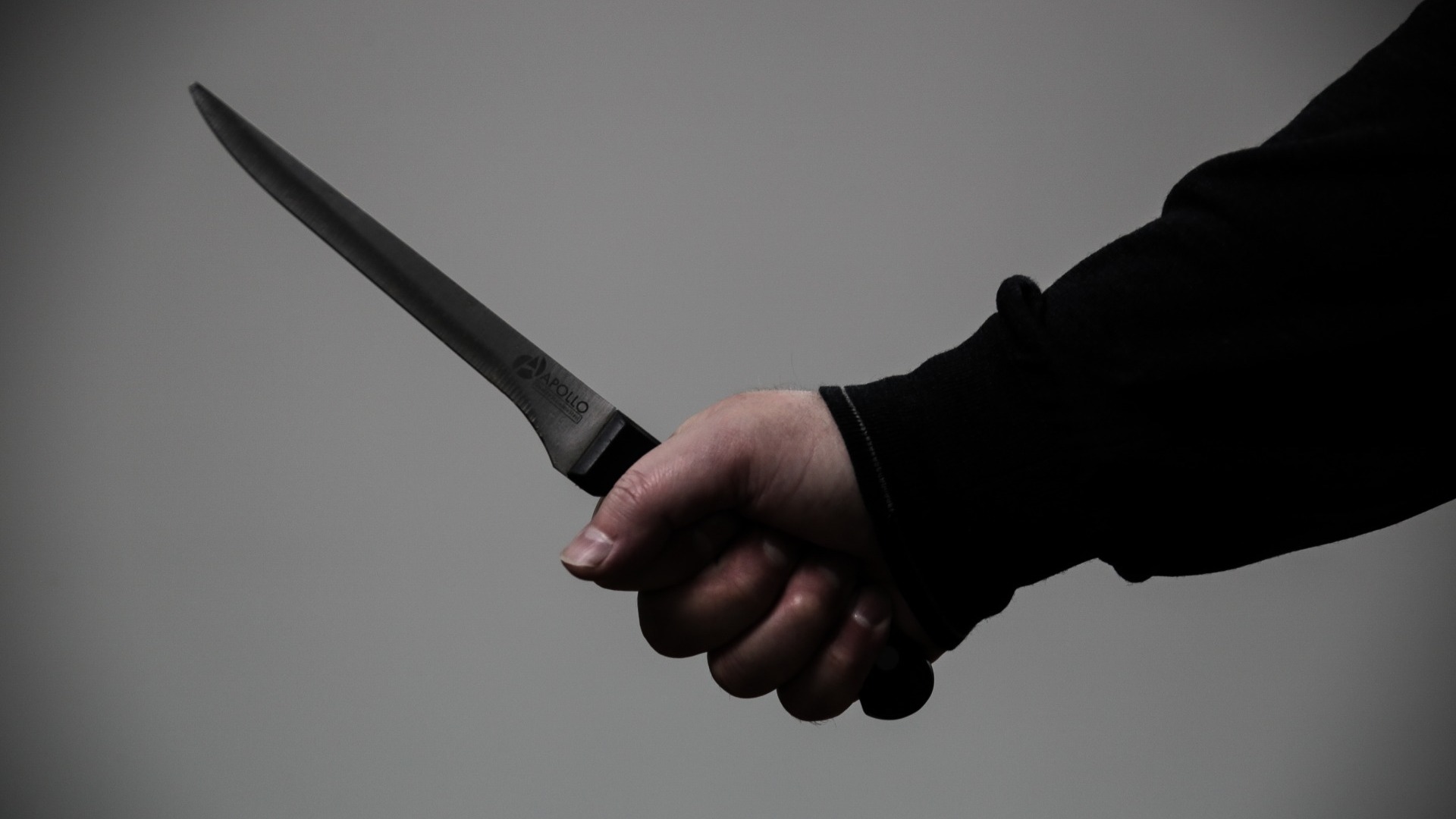 Мужчина ударил ножом в легкое молодого парня в баре в Нижнем Тагиле