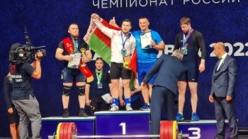 Чемпионом России по тяжелой атлетике стал тагильский спортсмен