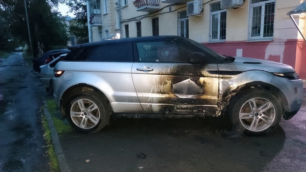 Житель Нижнего Тагила решил помочь другу и сжег машину его бывшей