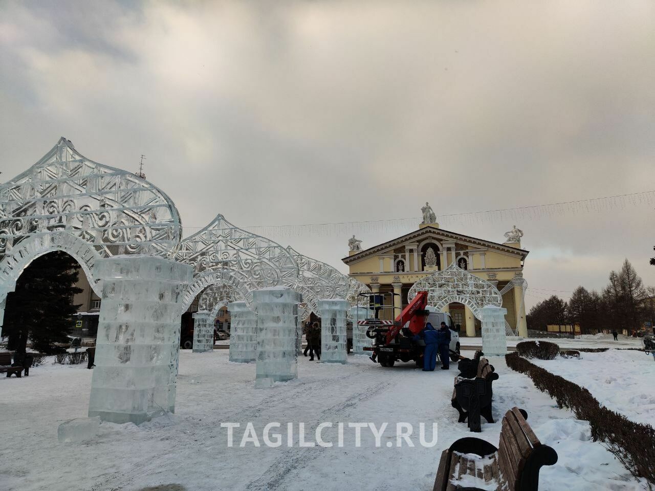 В Нижнем Тагиле демонтируют ледовый город