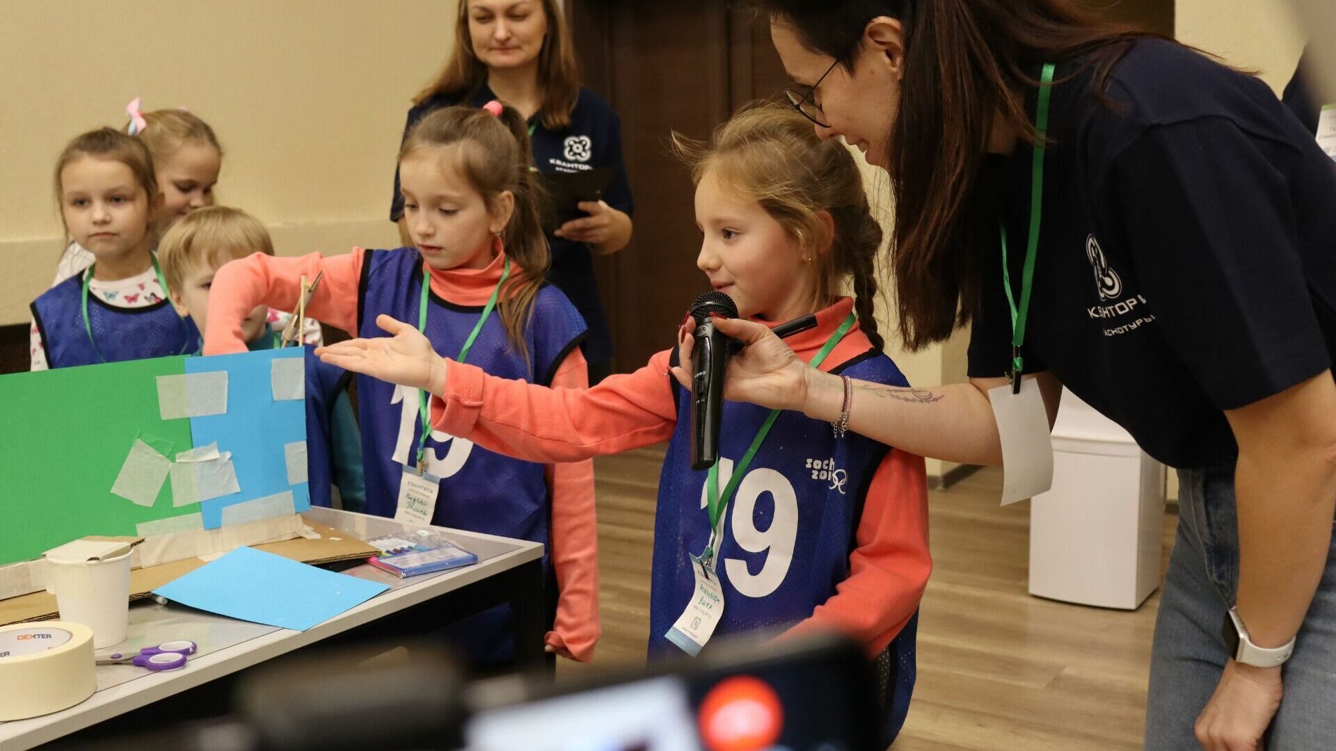 В Краснотурьинске дети на скорость спроектировали баки для мусоросортировки