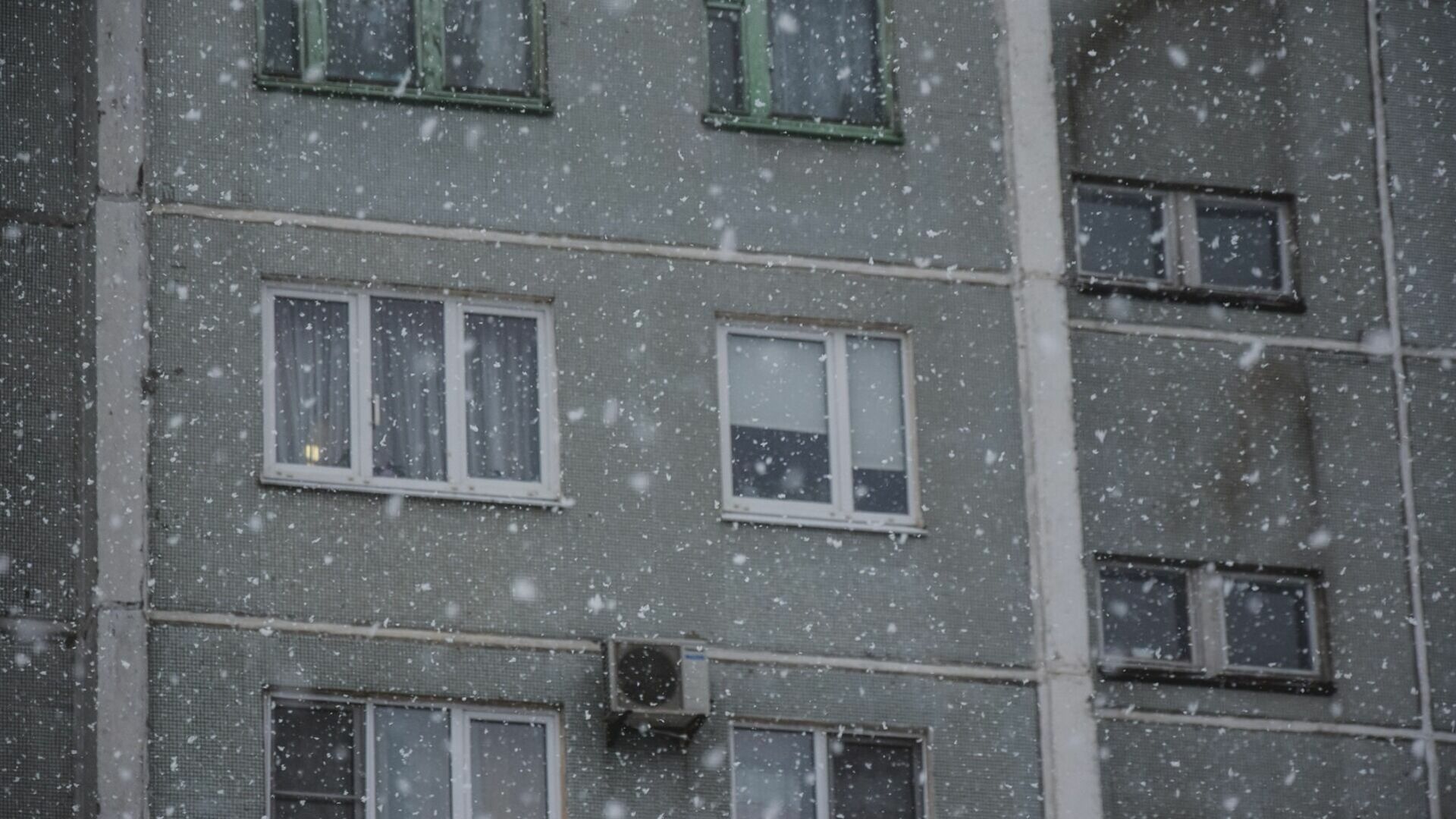 Холод и снег сменят тепло и дожди в Свердловской области