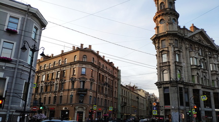 «Кинувшая» более десятка тагильчан туроператор Забавина сбежала в Санкт-Петербург