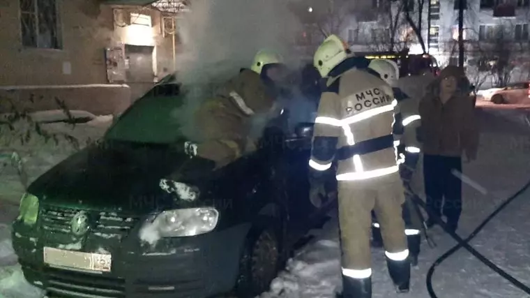 Автомобиль судьи в Екатеринбурге сожгли неизвестные