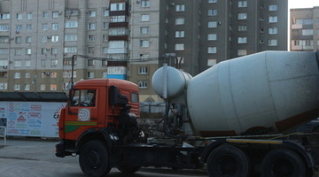 «Сливал раствор на газон»: мужчина обвинил водителя в загрязнении Екатеринбурга