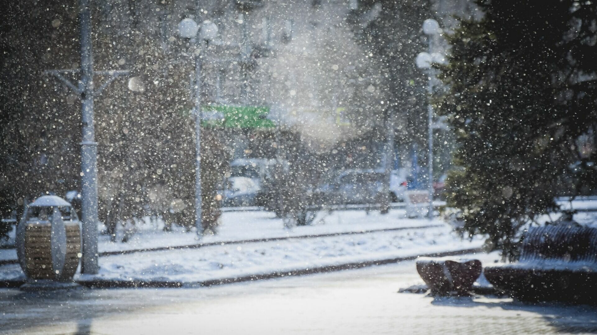 В Екатеринбурге прошли ливень со снегом