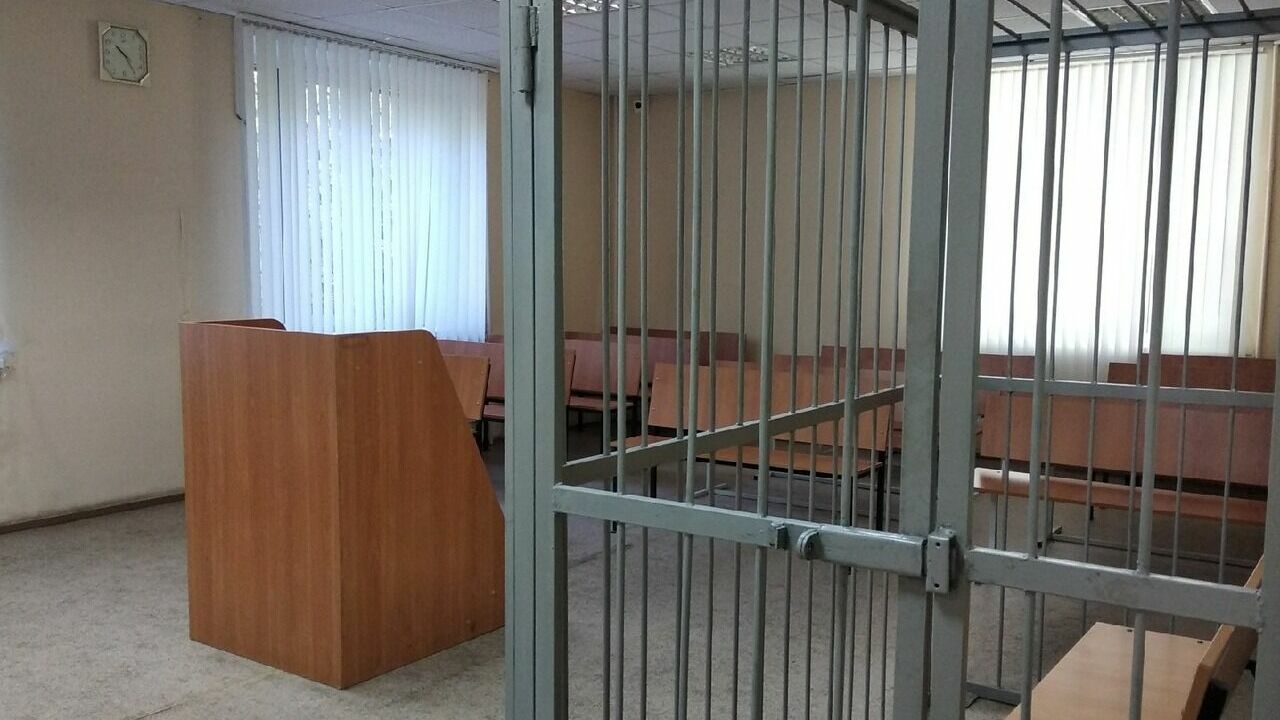 Рецидивист выпрыгнул из окна суда в Первоуральске