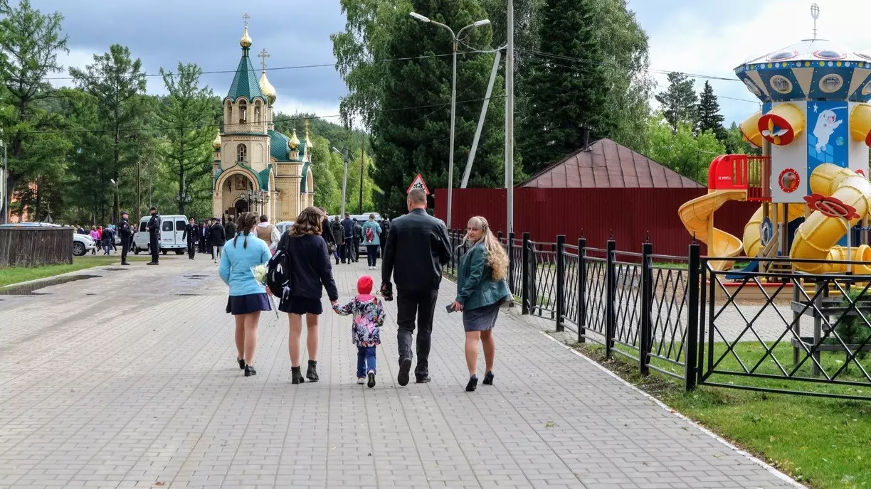 Кириенко: 60 тысяч семей отправили заявки на участие в конкурсе «Это у нас семейное»