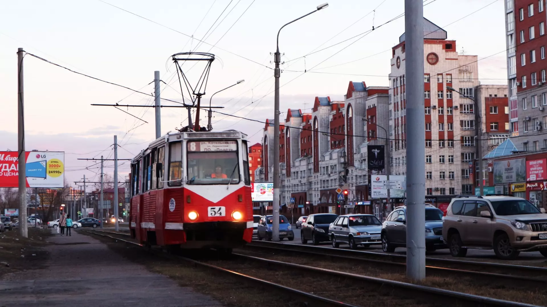 Из-за скорой помощи встали трамваи в Екатеринбурге