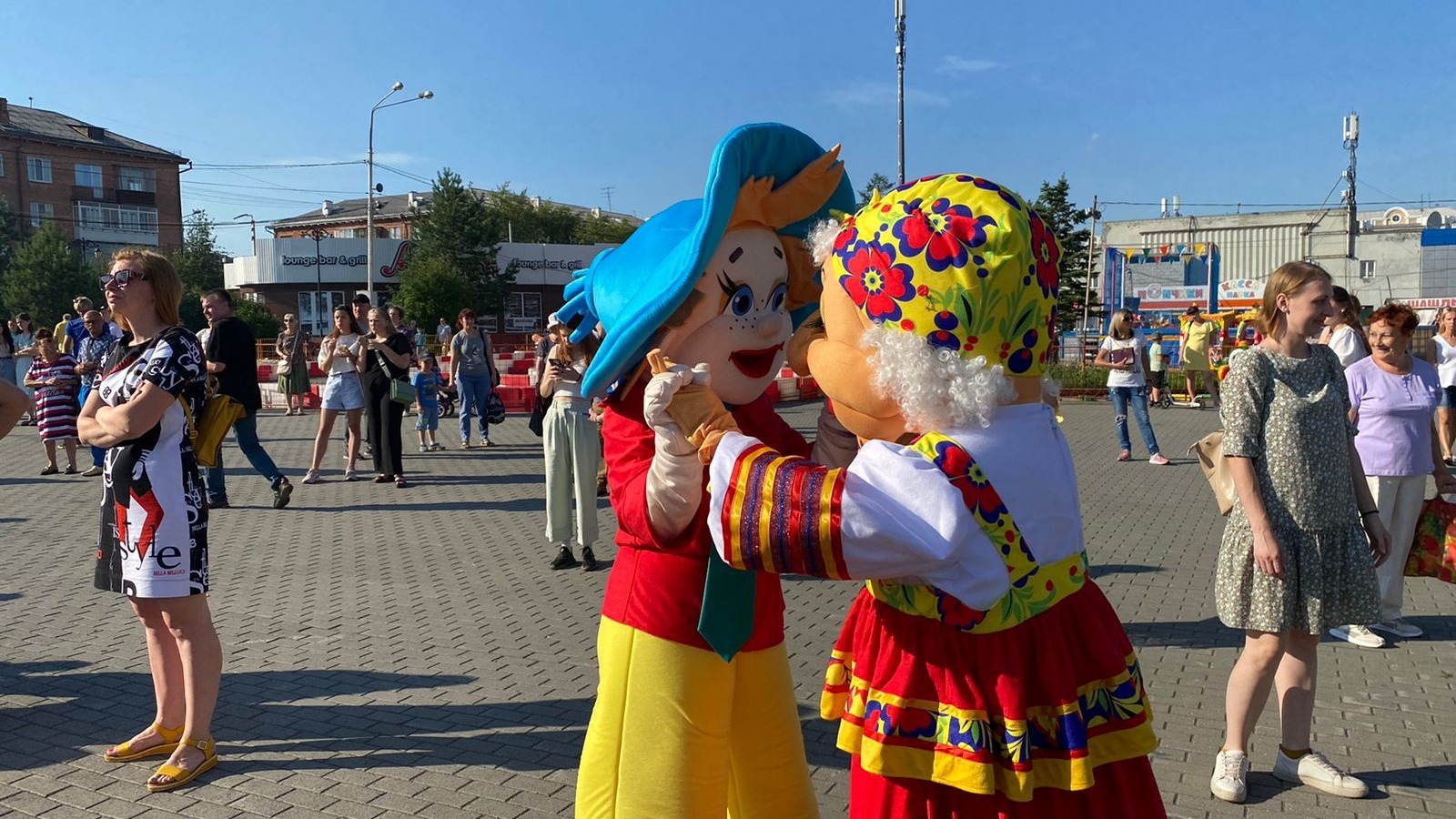 Квесты, концерты и дискотека: день Дзержинского района отмечают тагильчане