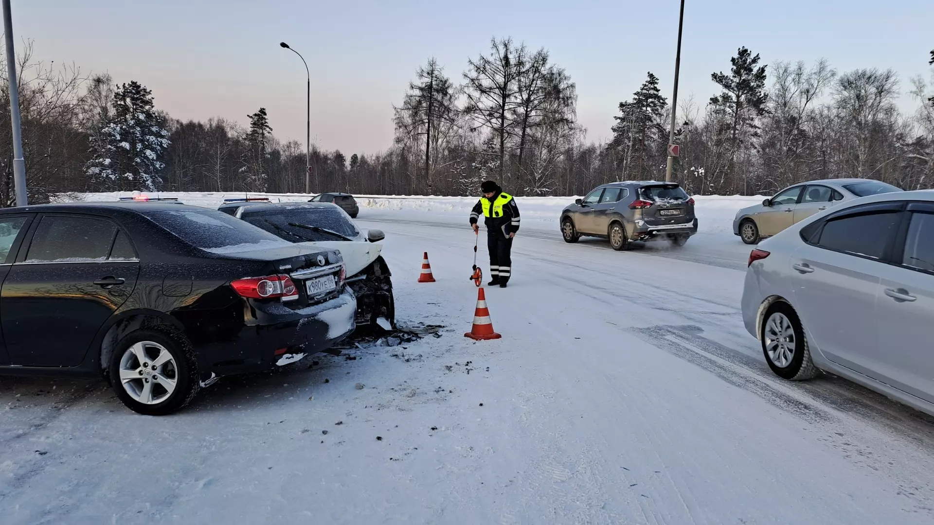 Дорожные условия стали причиной ДТП на Серовском тракте в Екатеринбурге