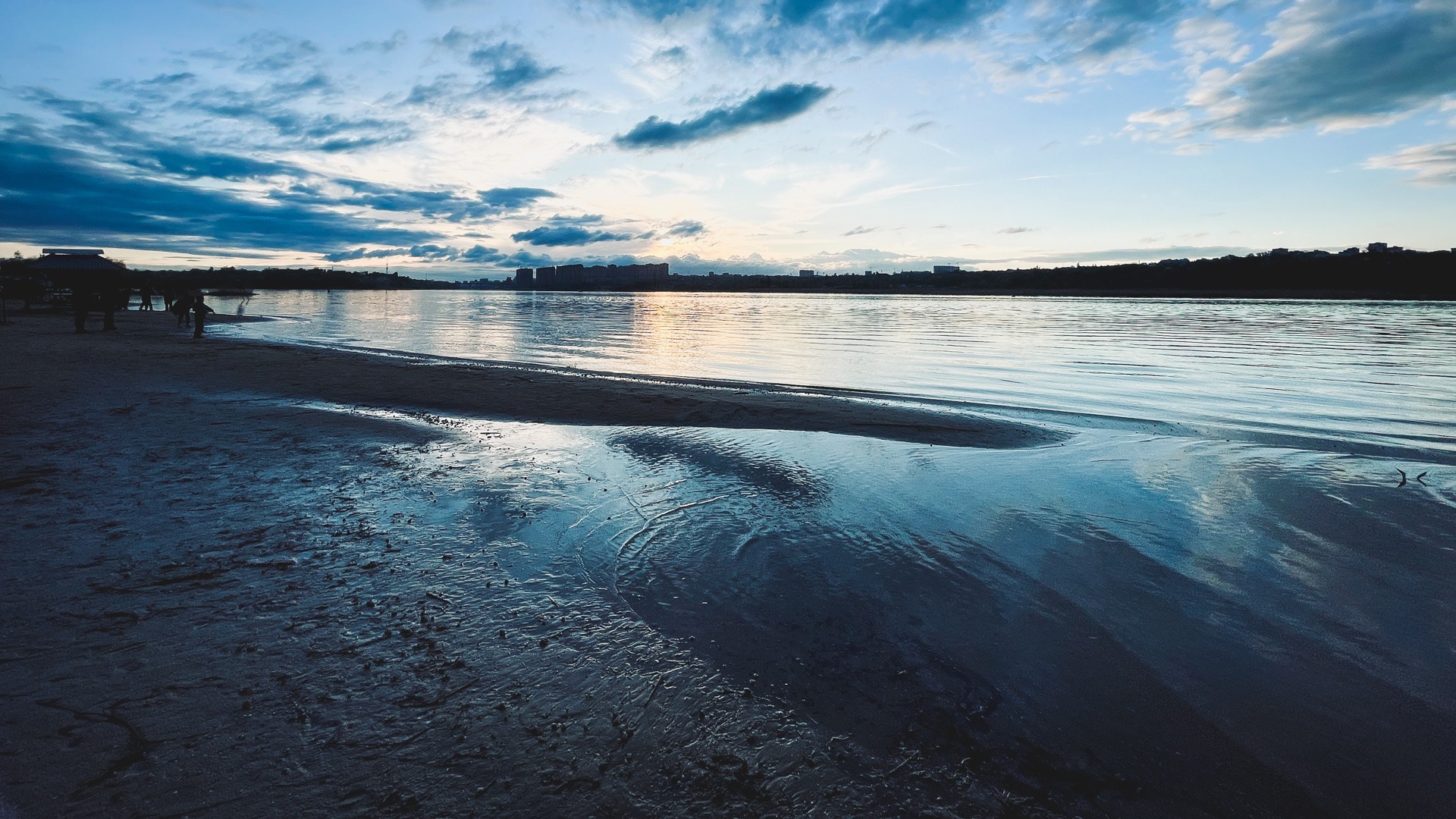Вода в двух озерах Екатеринбурга стала кислотной