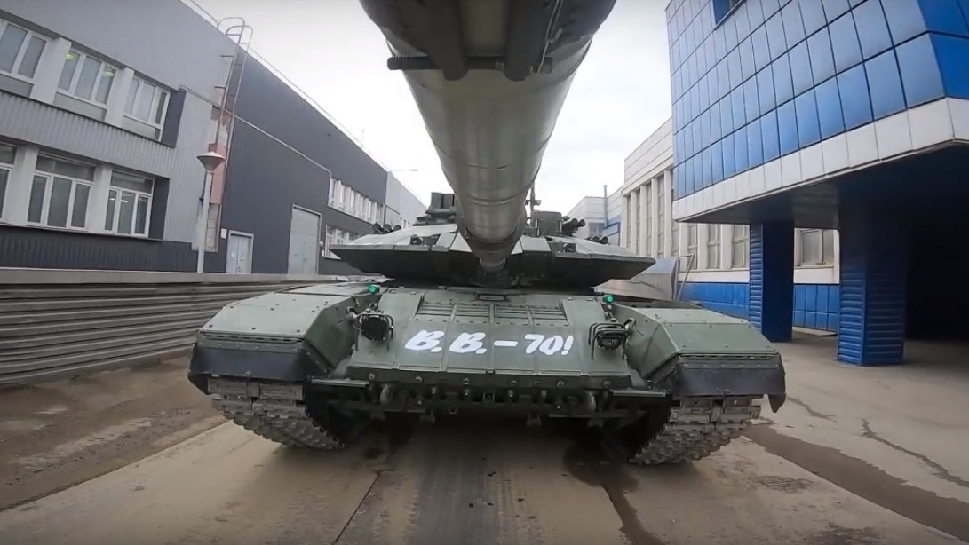 В Нижнем Тагиле на УВЗ засняли видео с танком на юбилей Владимиру Путину