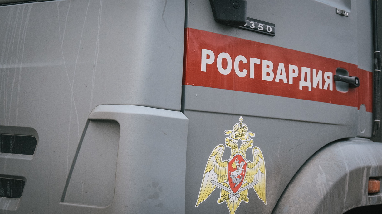 Росгвардия прервала поминки погибшего в ДТП криминального авторитета в Екатеринбурге