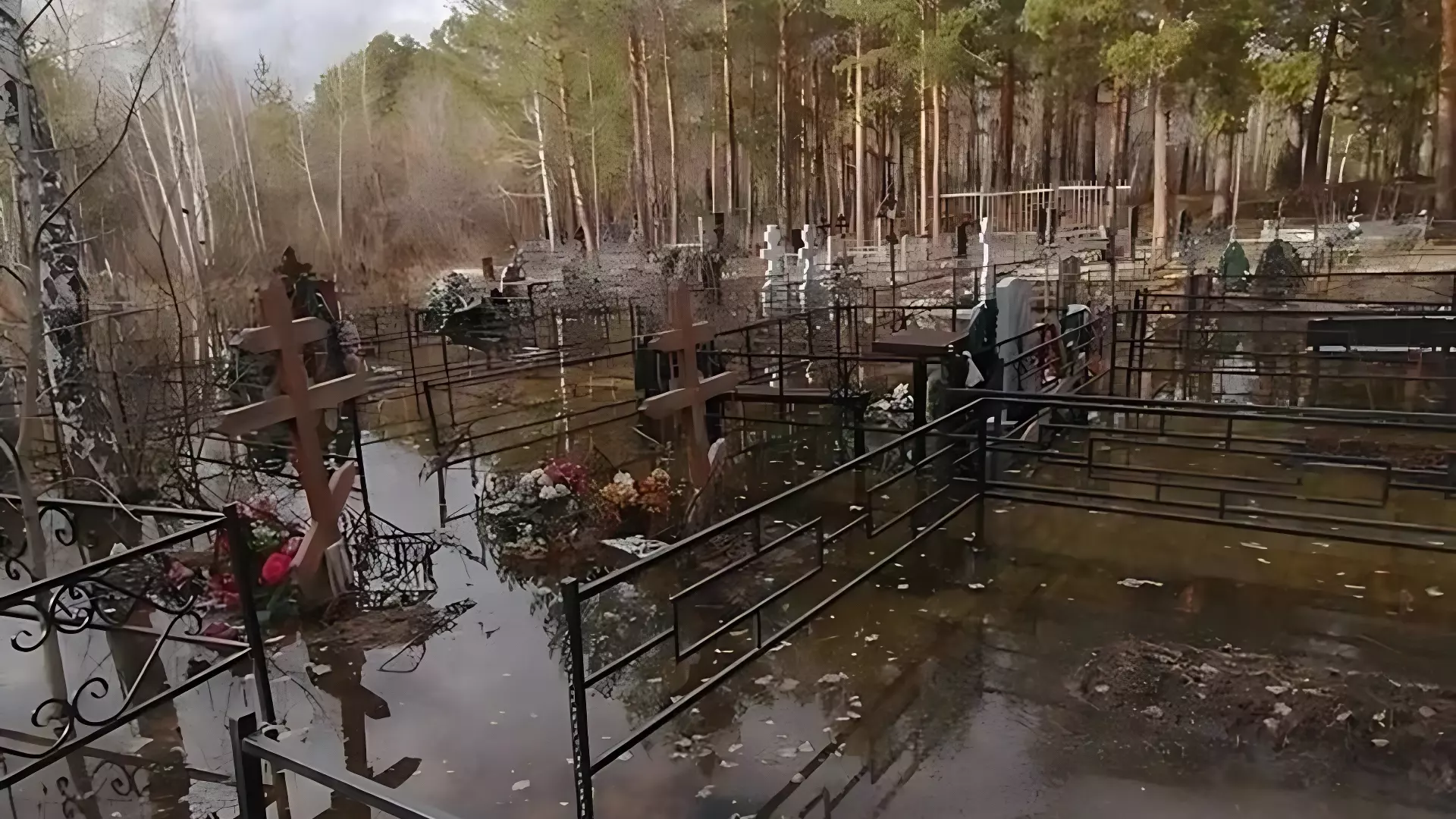 Митрофановское кладбище в Челябинске оказалось затоплено