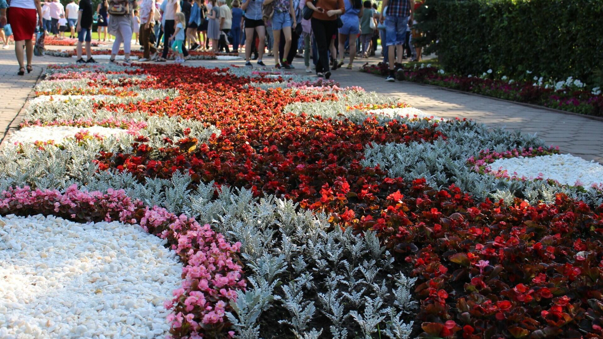 Цветы на клумбах в Нижнем Тагиле высадит предприниматель из Екатеринбурга