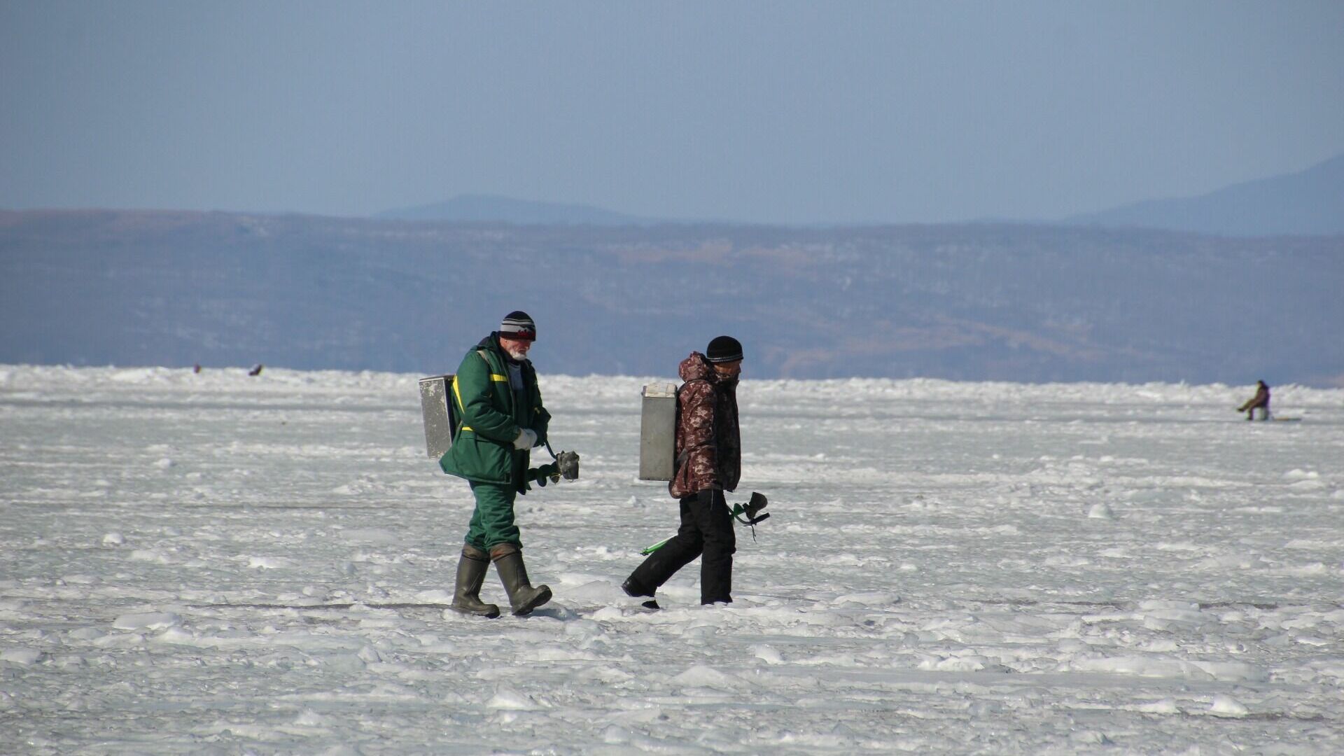 На Белоярском водохранилище под Екатеринбургом спасены рыбаки на льдине