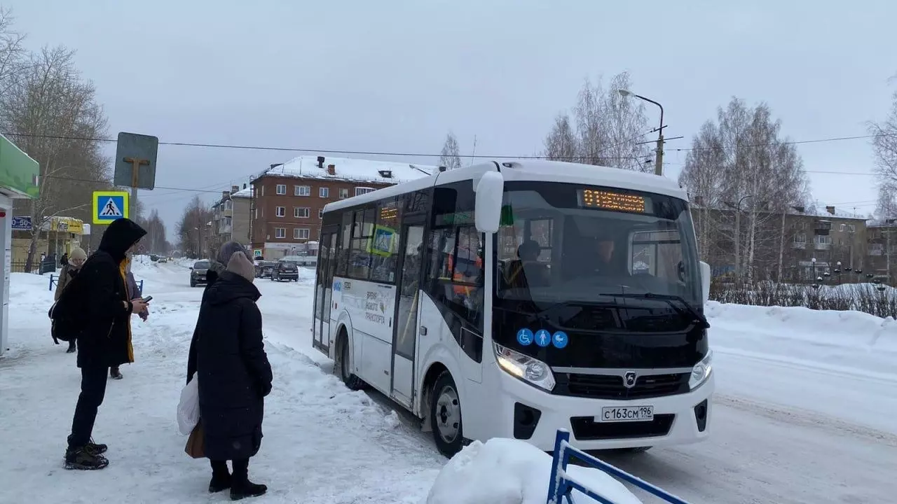 299 новых автобусов приехали в Свердловскую область