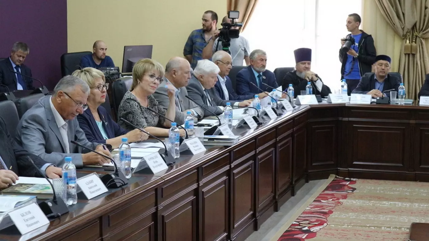 Мэр Екатеринбурга утвердил 11 членов нового состава Общественной палаты