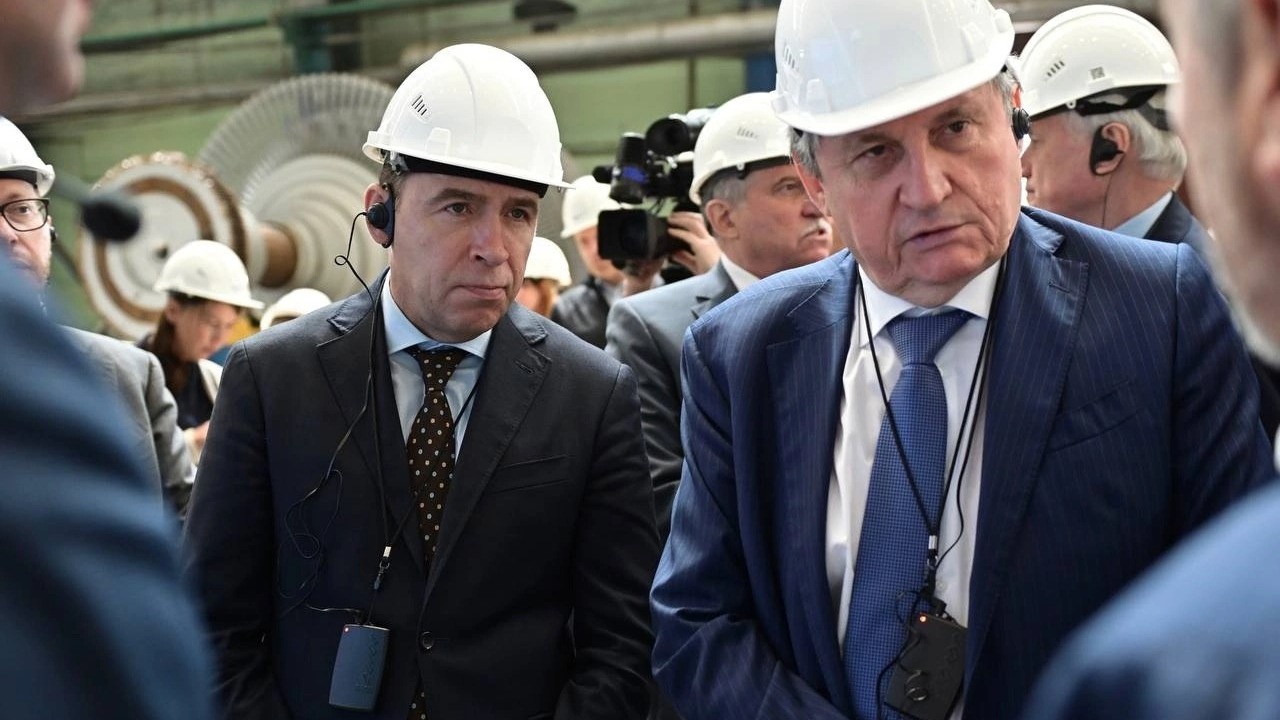 Куйвашев продемонстрировал министру энергетики РФ рост мощностей УТЗ