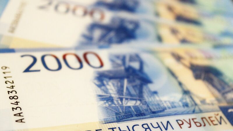 Средняя зарплата в Свердловской области достигла 56,7 тысячи рублей