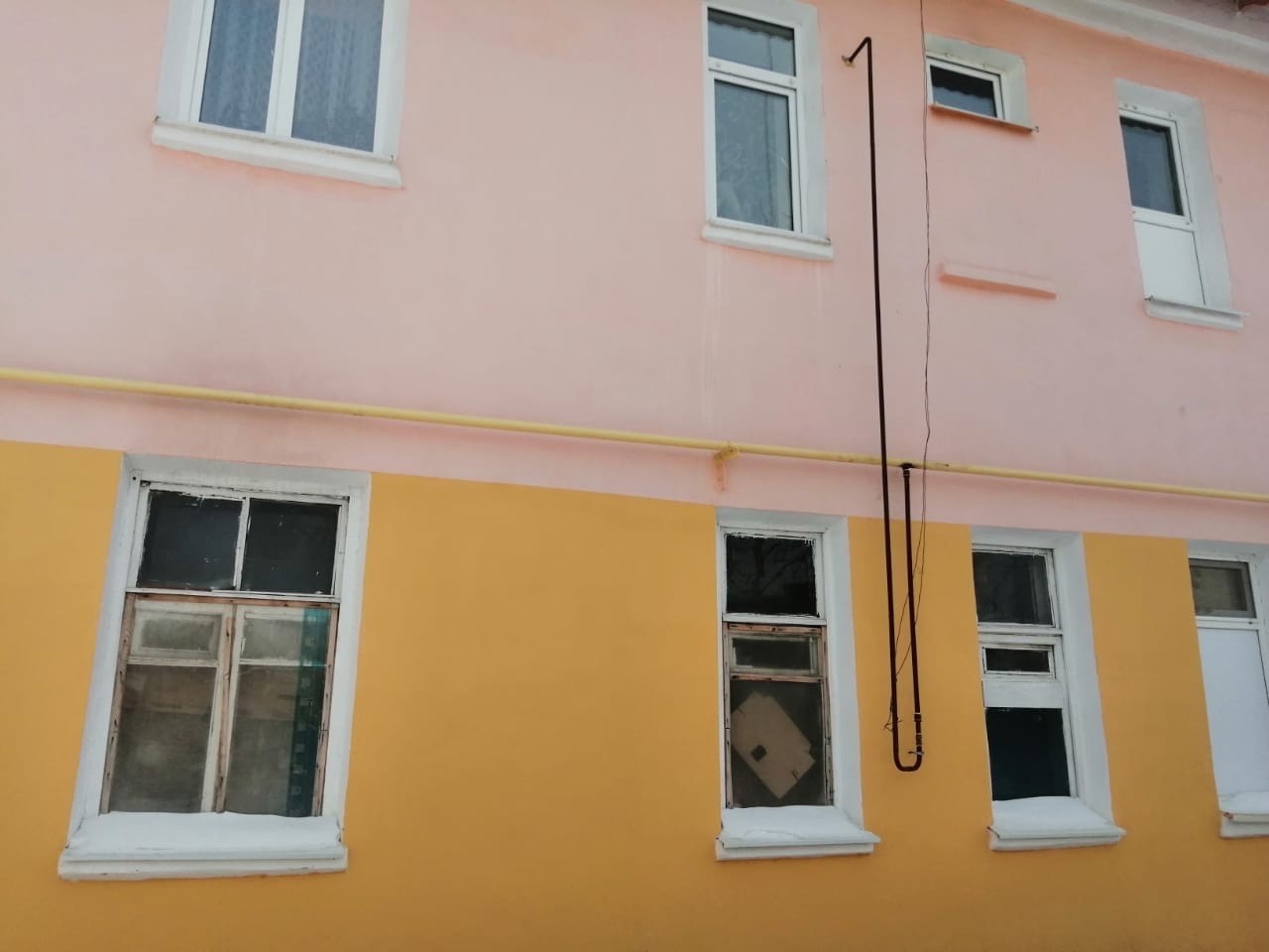 Чиновники хотят снять с учета разрушающуюся квартиру в Невьянске