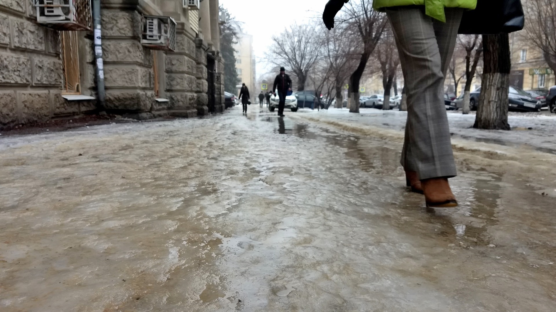 УК заплатит миллион за смерть жителя Екатеринбурга после падения на тротуаре