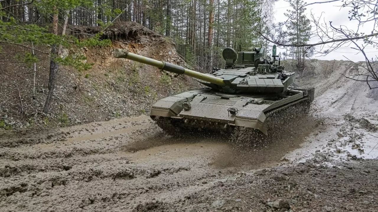 Тагильский Уралвагонзавод отправил ВС РФ два эшелона новых танков