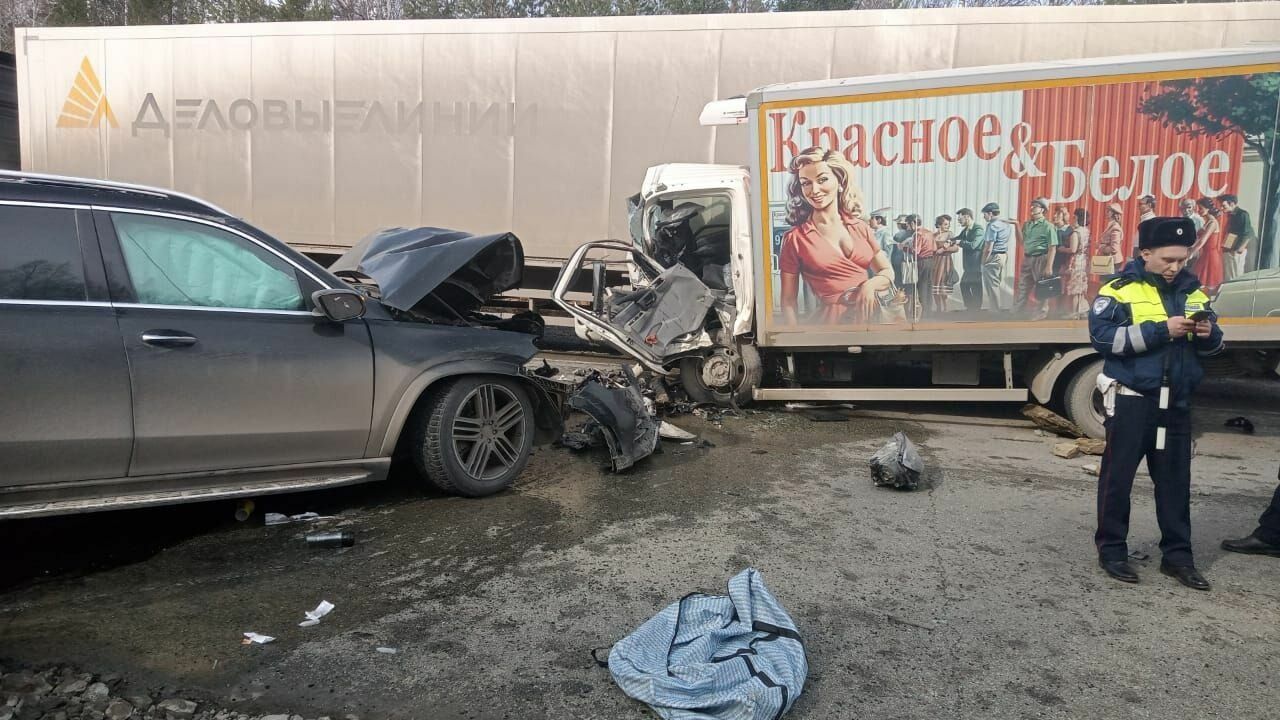 Одна погибла и пятеро пострадали в  ДТП на автодороге «Пермь-Екатеринбург»