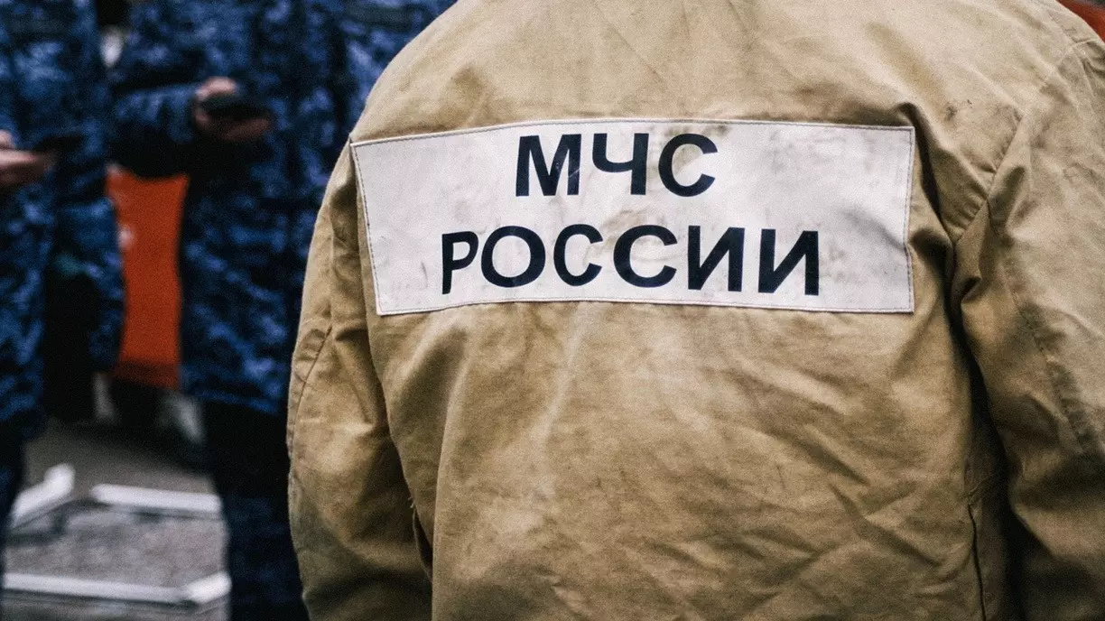 В Екатеринбурге МЧС эвакуировало 45 силовиков из здания Росгвардии