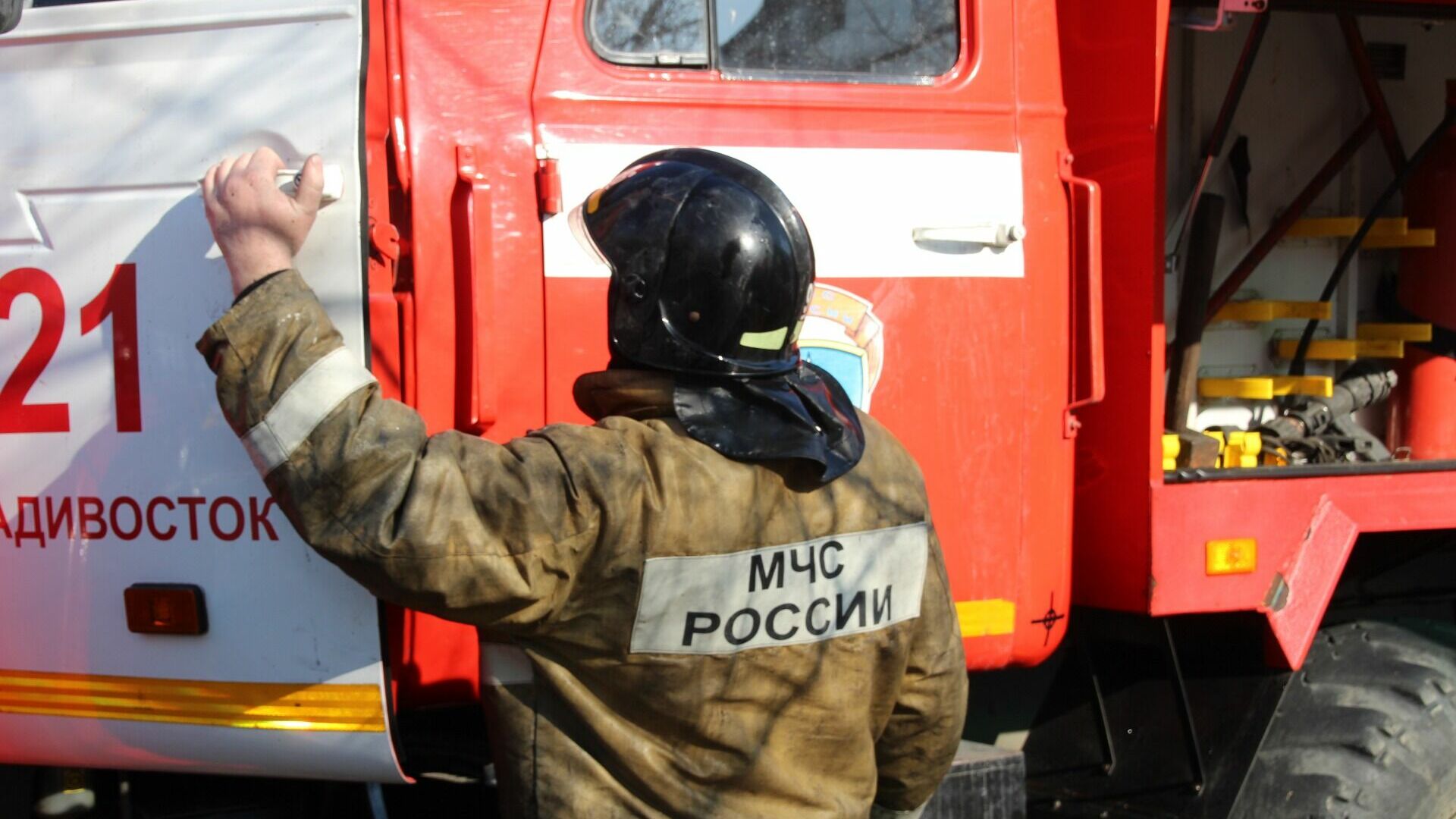 Несколько десятков силовиков приехали к аэропорту Кольцово в Екатеринбурге