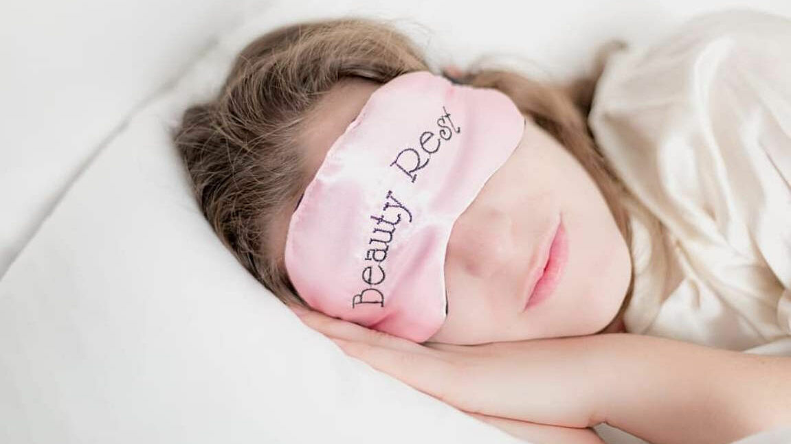Сомнолог Лебедева развеяла мифы о сне