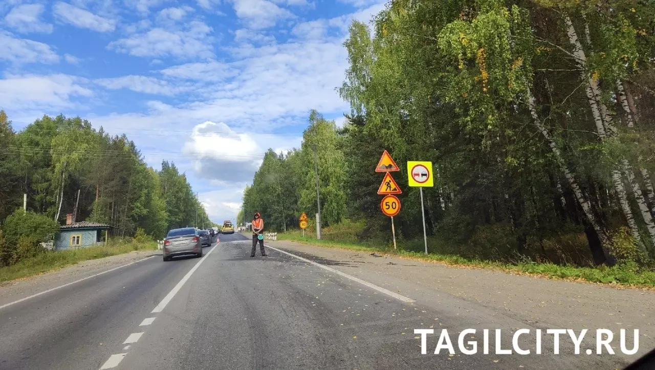 Пробка образовалась на Свердловском шоссе в Нижнем Тагиле