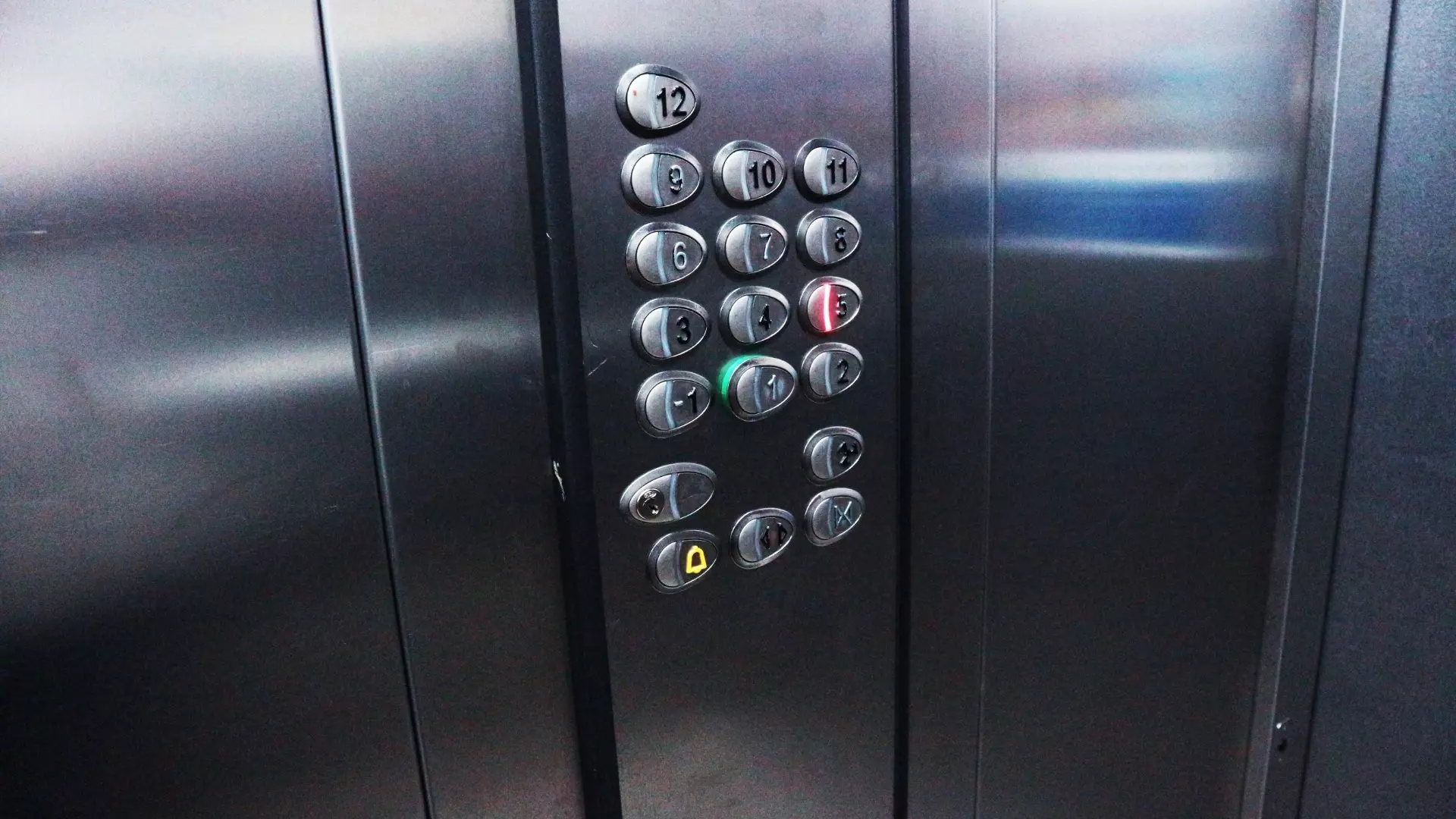 За последние четыре года в Нижнем Тагиле в домах заменили 389 старых лифтов