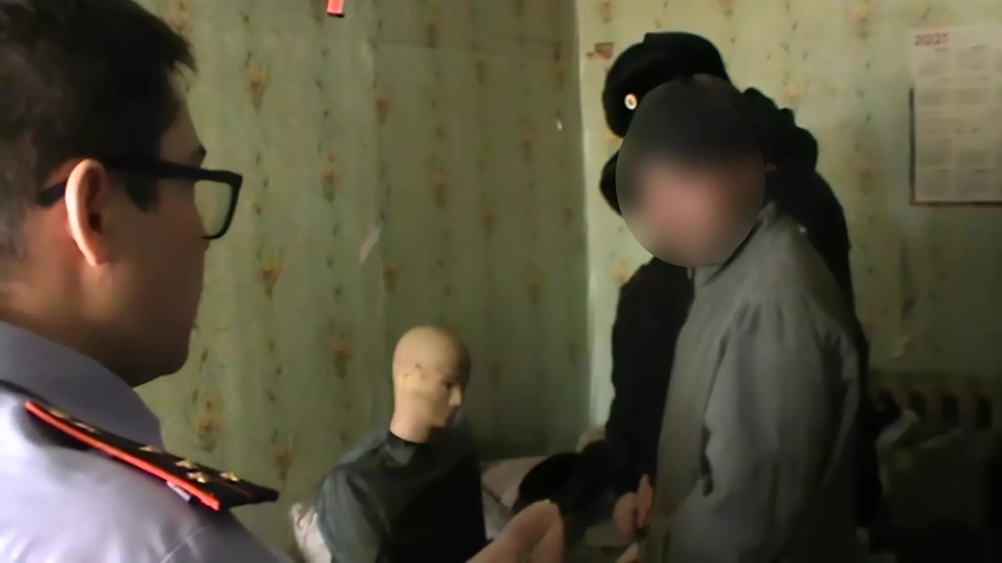 Житель Туринска зарезал друга и чуть не убил подругу
